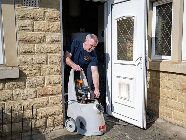 Power flushing and heating system cleaning by Mode Heating